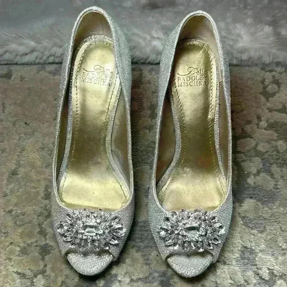 Belle Badgley Mischka Open Toe Silver Rhinestone Broach Heels - size 5.5 - Picture 2 of 6
